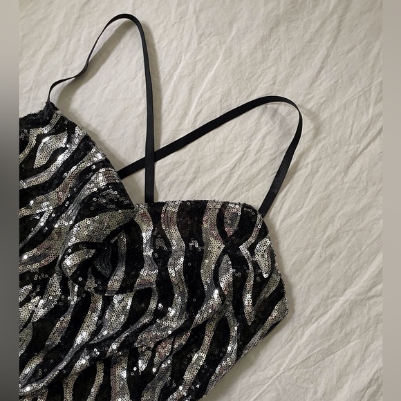 Black & Silver Sequin Sparkly Shiny Bodycon Mini Strappy Back Party Dress - Picture 7 of 10